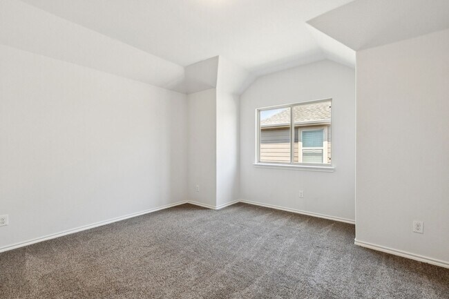 Building Photo - 109 Oakmont Dr