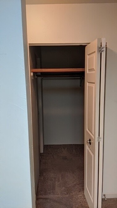 Closet - College Court