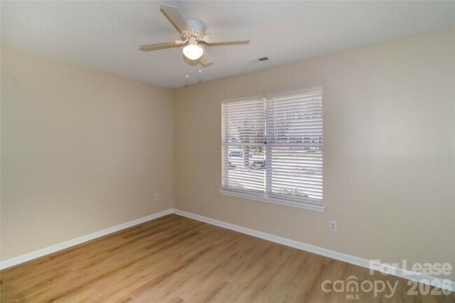 Building Photo - 729 Rebecca Jane Dr