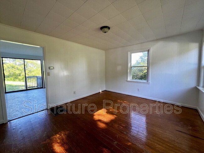 Building Photo - 414 Bryant Rd