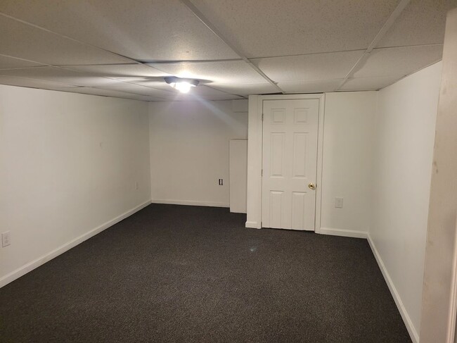 Building Photo - 2649 Wilkens Ave