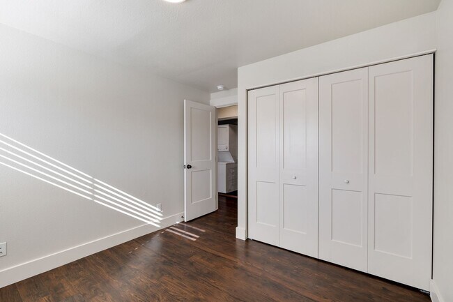 Building Photo - Great 2bd 2ba located in Old Burien