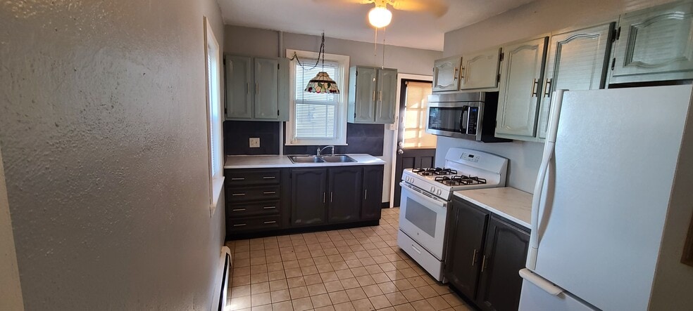 Kitchen - 1232 Elm St