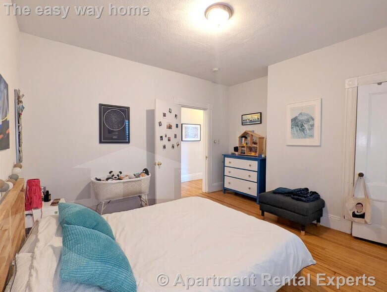 Building Photo - 392 Washington St