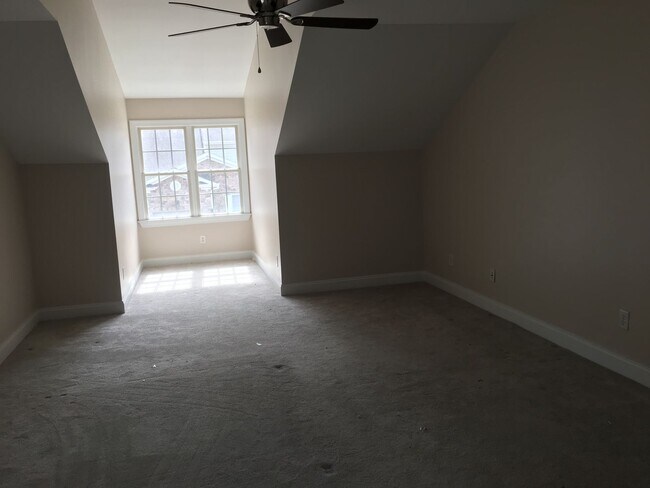 Building Photo - 3be/3ba Townhouse Near The Forest At Duke