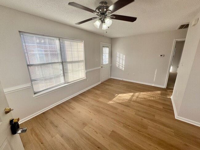 Building Photo - 1562 Indiana Ave