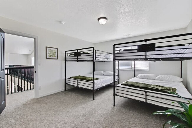 Building Photo - 4611 S Merrivale Pl