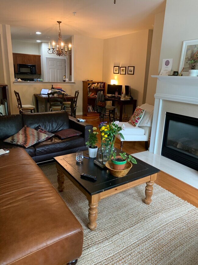 Building Photo - 3150 Woodwalk Dr SE