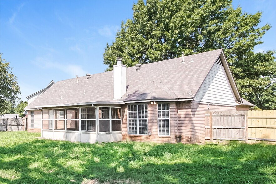 Building Photo - 1805 Steeplechase Cove