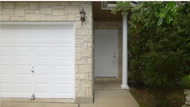 Building Photo - 501 Tablerock Cir