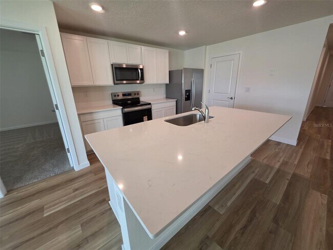 Building Photo - 4631 SW 88 Pl