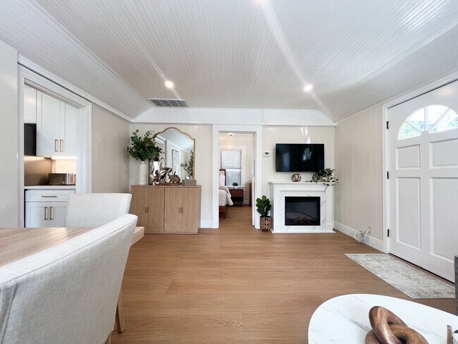 Building Photo - Fully Furnished Alta Heights Retreat | Walk to Downtown Napa