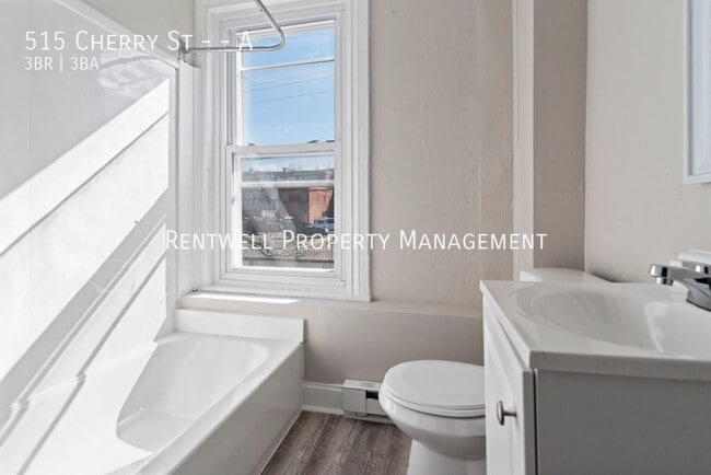 Building Photo - 515 Cherry St