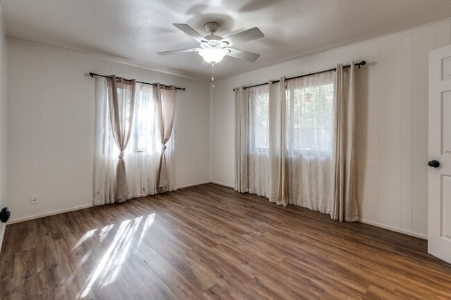 Building Photo - Hallmark