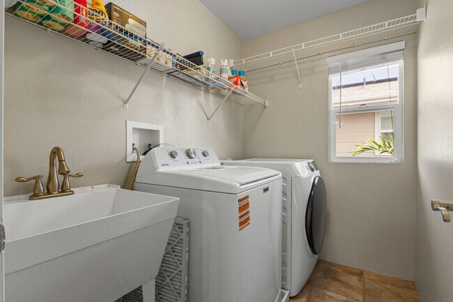 Building Photo - Spacious 4BD/3BA with Solar & Private Yard | Pet-Friendly Home in Ewa Beach