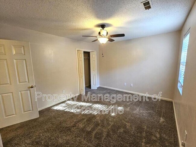 Building Photo - 107 Fowler St