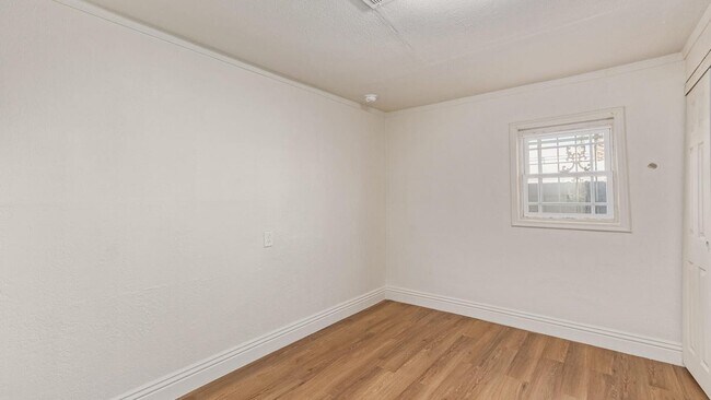Building Photo - 1429 S 10th Ave