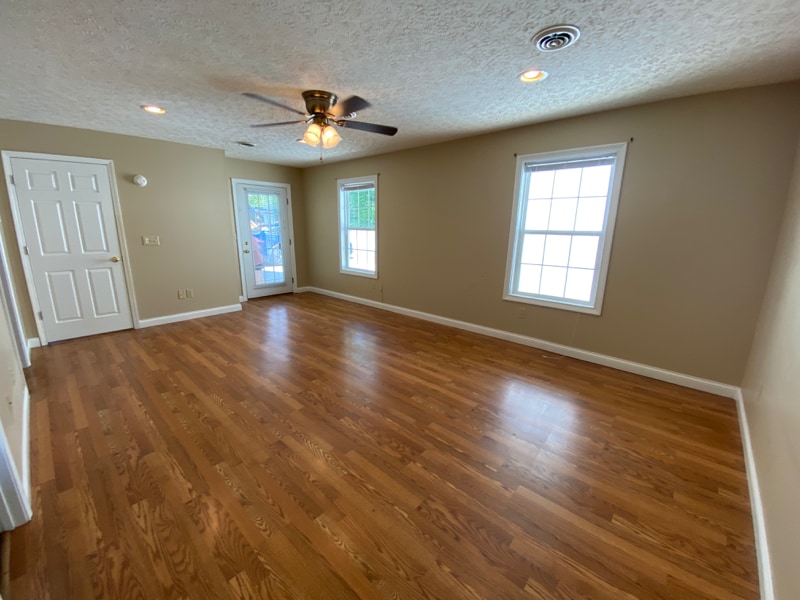 Building Photo - 117 Sunset Dr