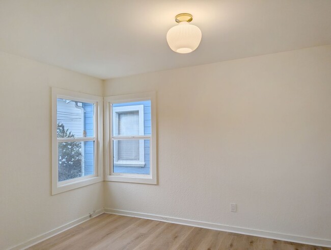 Building Photo - Charming one bed house in heart of Berkeley!