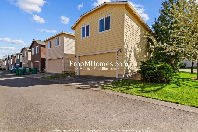 Building Photo - Charming Three Bedroom Newberg Home - Corner Lot!