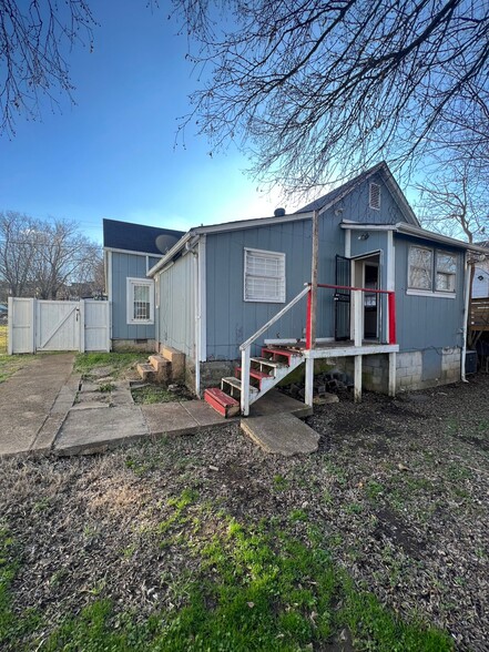 Building Photo - 2806 Torbett St