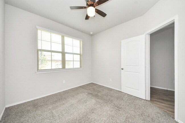 Building Photo - 7822 London Tower Ln