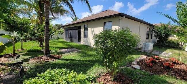 Building Photo - 7112 Spindle Tree Ln