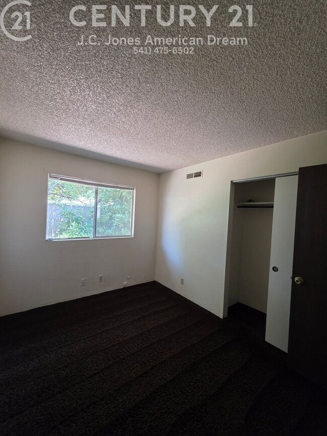 Building Photo - WT2403.2
