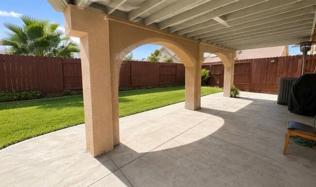 Building Photo - Coming soon! Beautiful single story home in Los banos