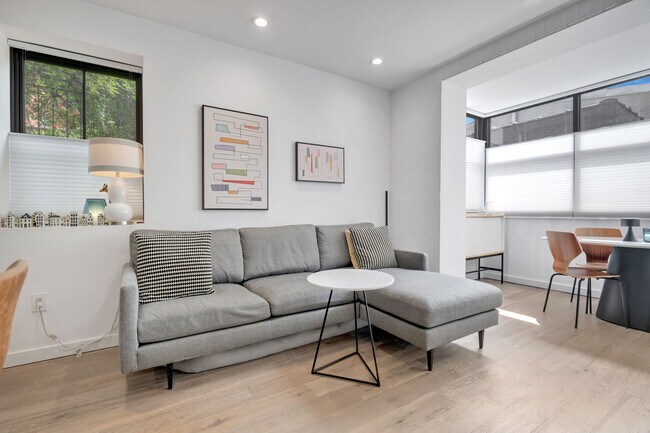 Building Photo - 1412 15th St NW