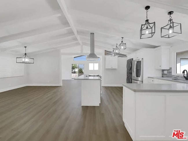 Building Photo - 13107 Fellows Ave