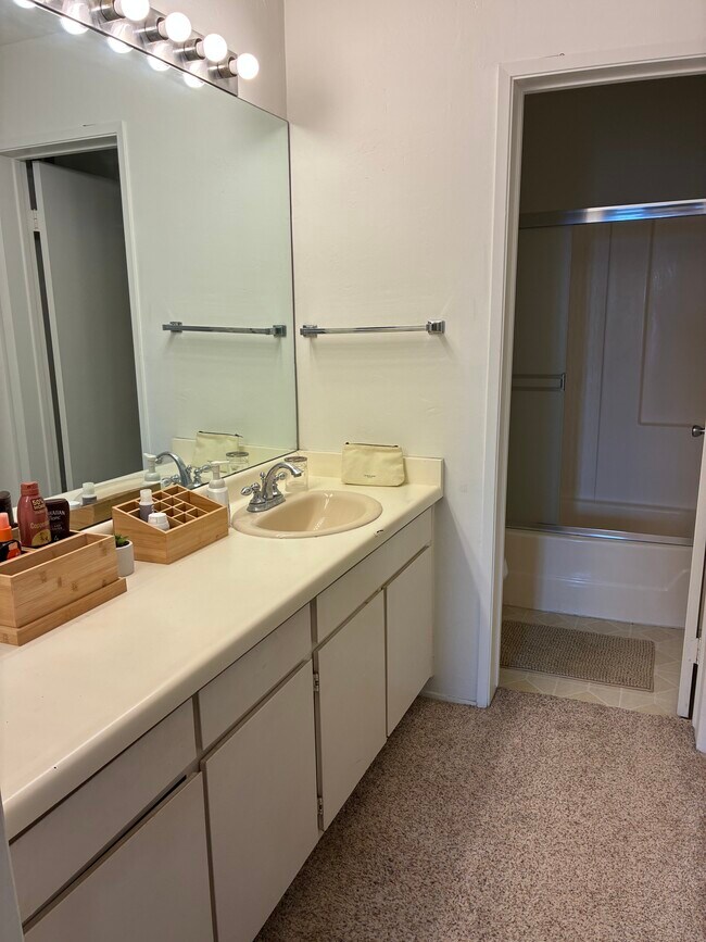 Building Photo - 1775 Diamond St