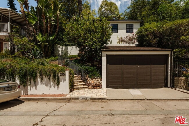 Building Photo - 2151 Kenilworth Ave
