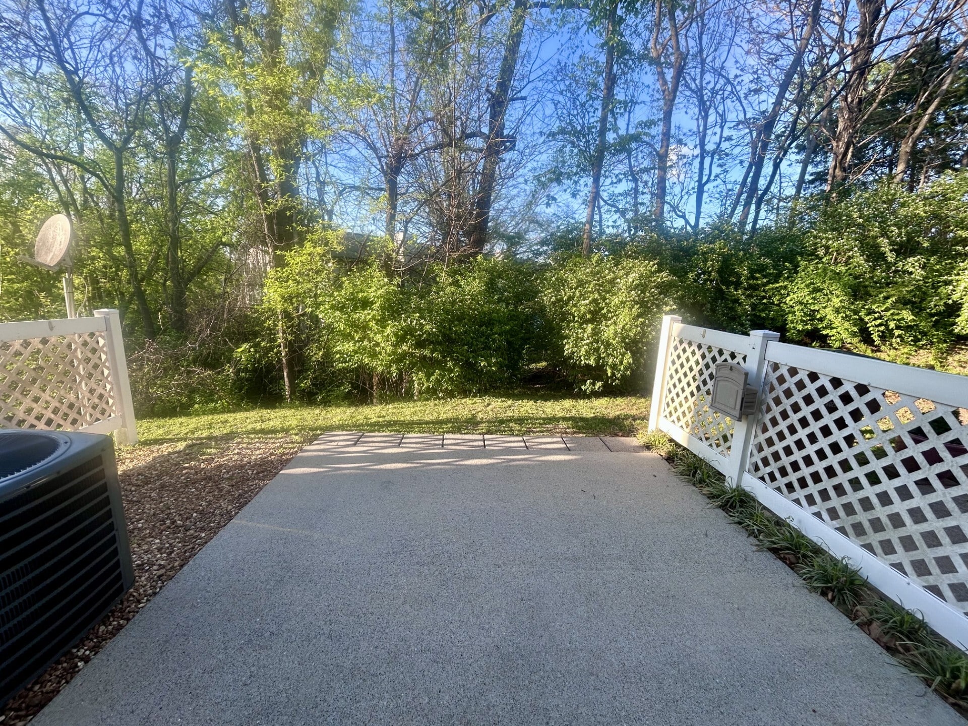 Building Photo - 1345 Bell Rd