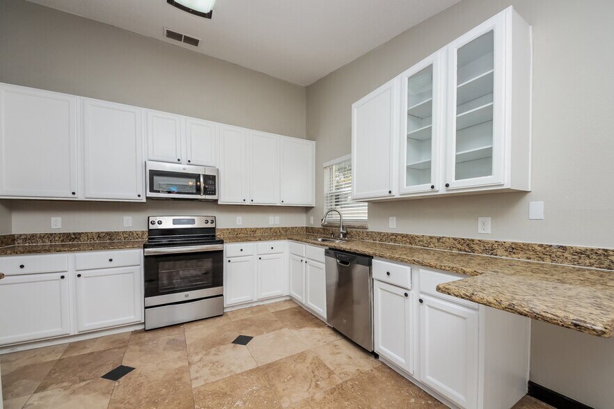 Building Photo - 17104 Cypresswood Way