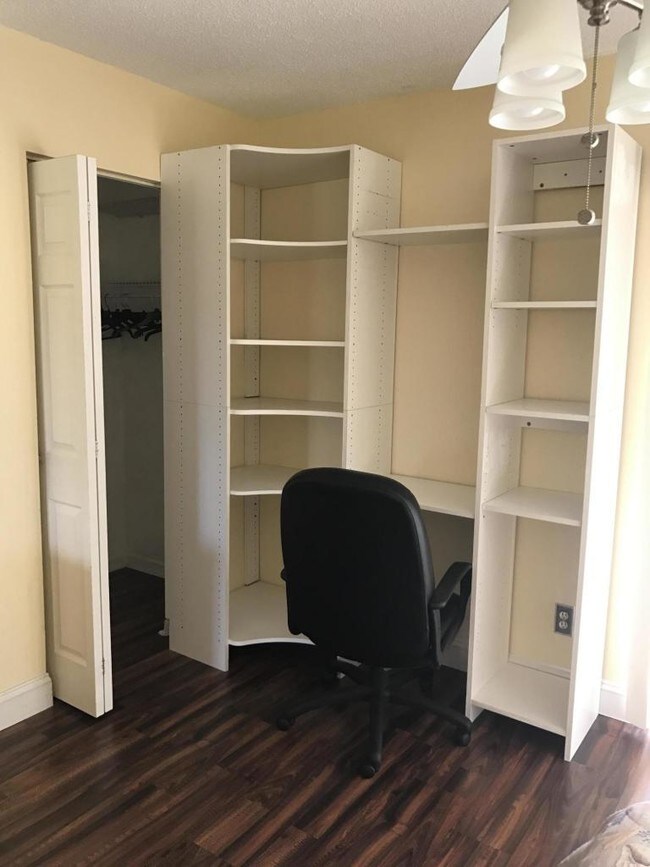 Building Photo - 5704 Channel Dr