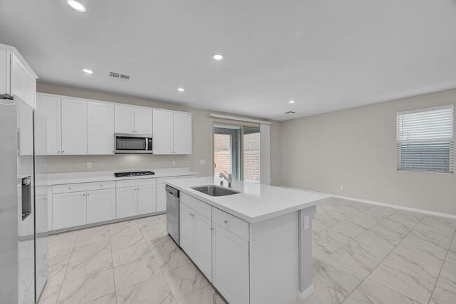 Building Photo - Summerlin gated community 4 bedroom 3 baths
