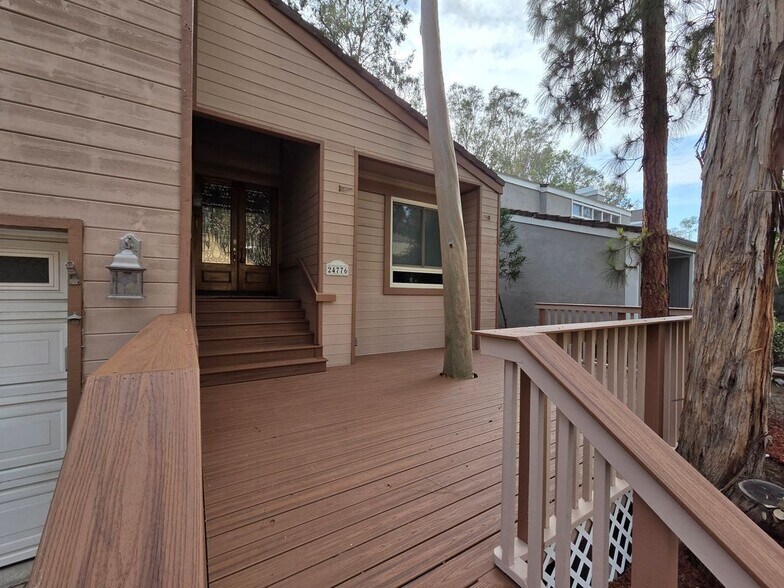 Building Photo - 24776 Glenwood