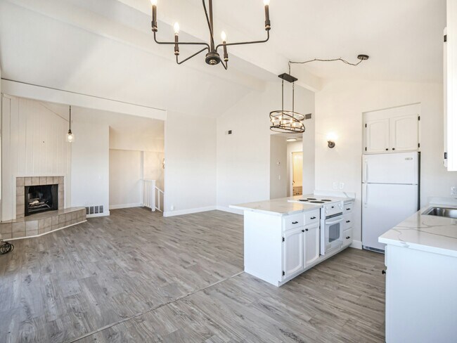 Building Photo - 190 El Camino Medio