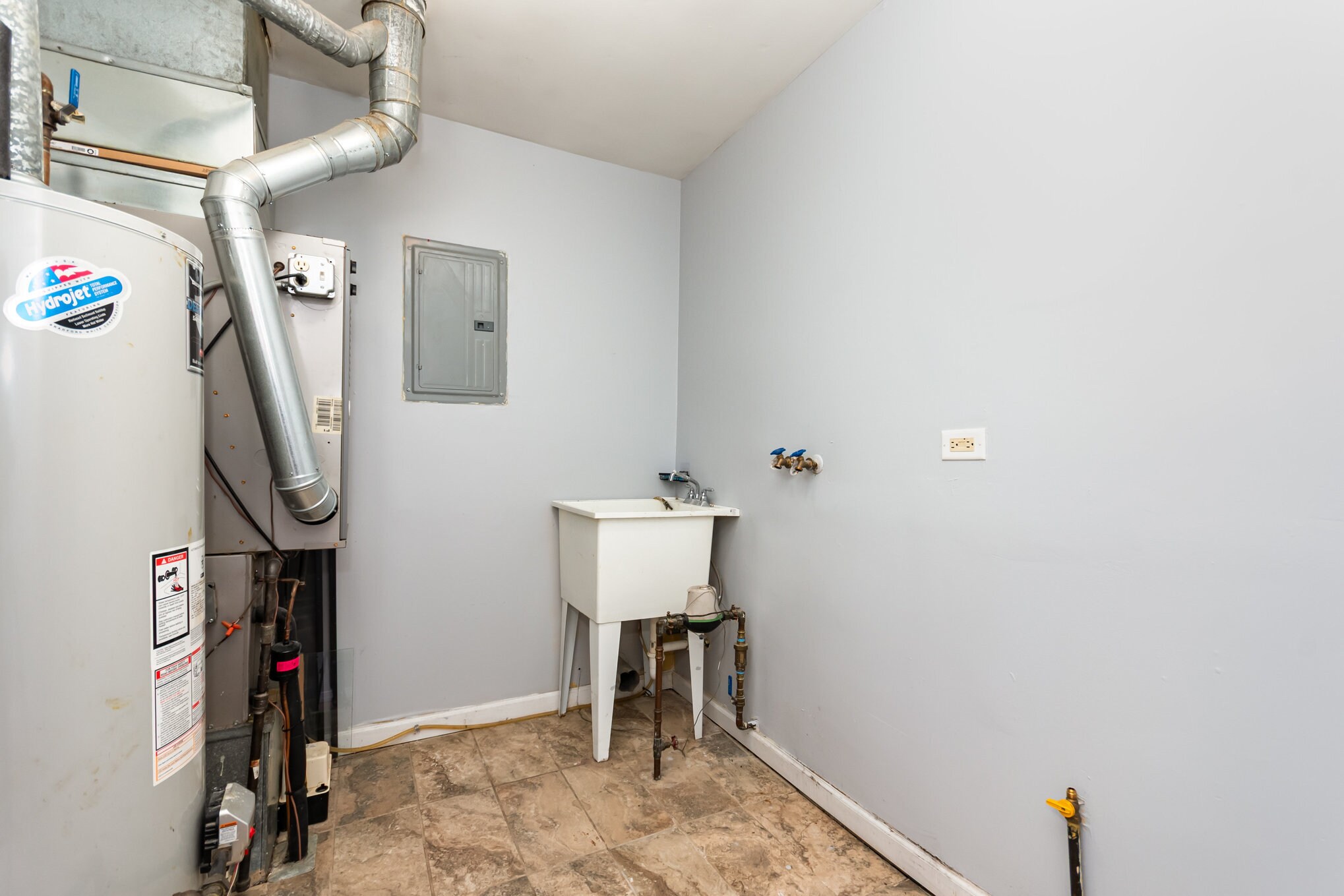 Building Photo - 544 Garfield Ave