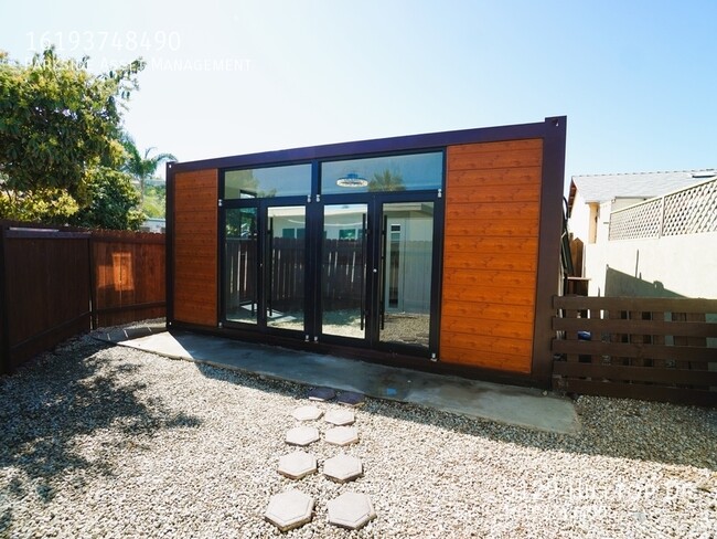 Building Photo - 5129 Hilltop Dr