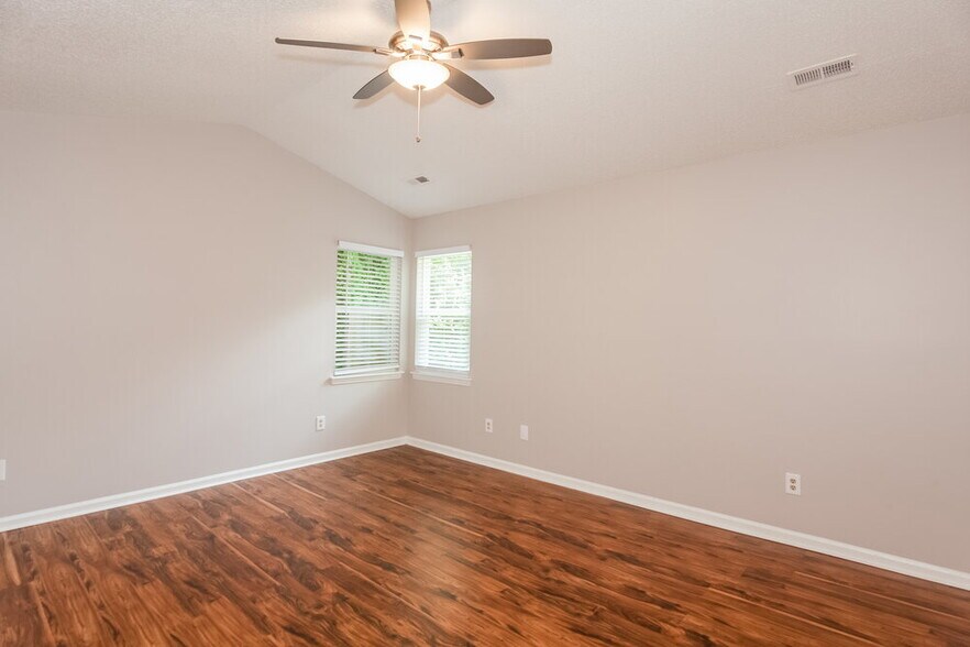 Building Photo - 9007 Oren Thompson Rd