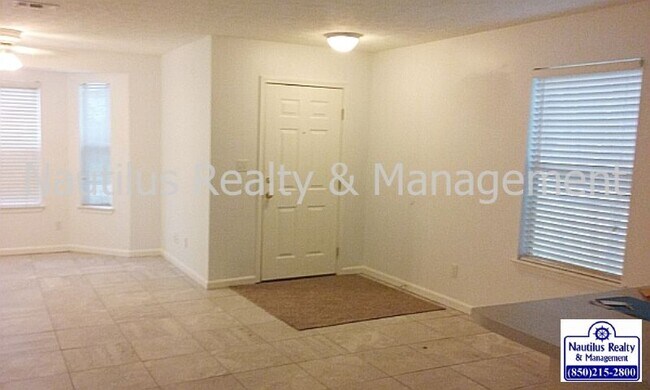Building Photo - 911 Ruby Pl