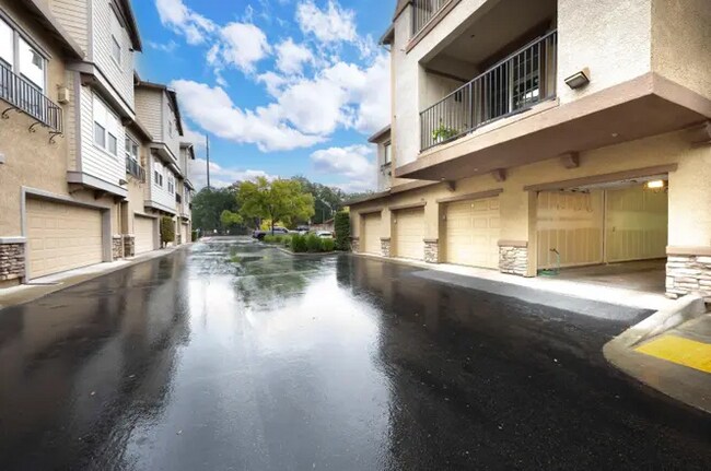 Building Photo - Rocklin