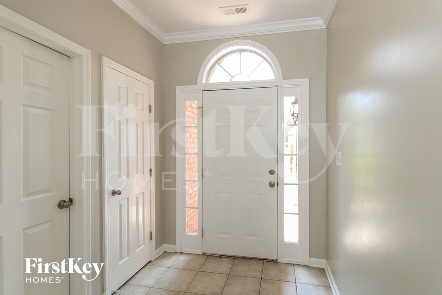 Building Photo - 640 Old Cahaba Dr