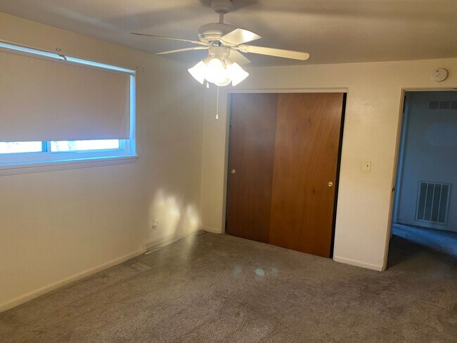 Building Photo - 2516 W Newman Pkwy