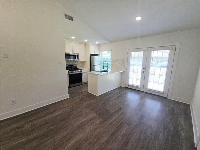 Building Photo - 6103 Calmar Cove