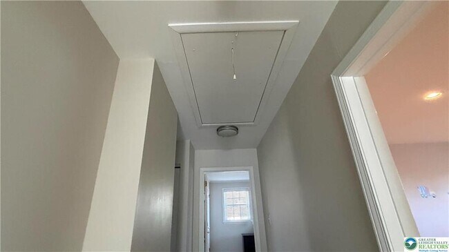 Building Photo - 639 Heather Ln