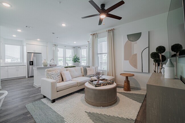 Building Photo - Live Rent-Free for 8 Weeks + Pocket a $500 GC!