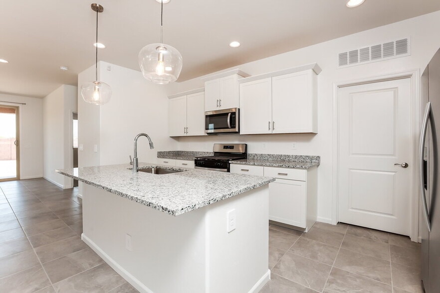 Building Photo - 12737 E Caden Dr